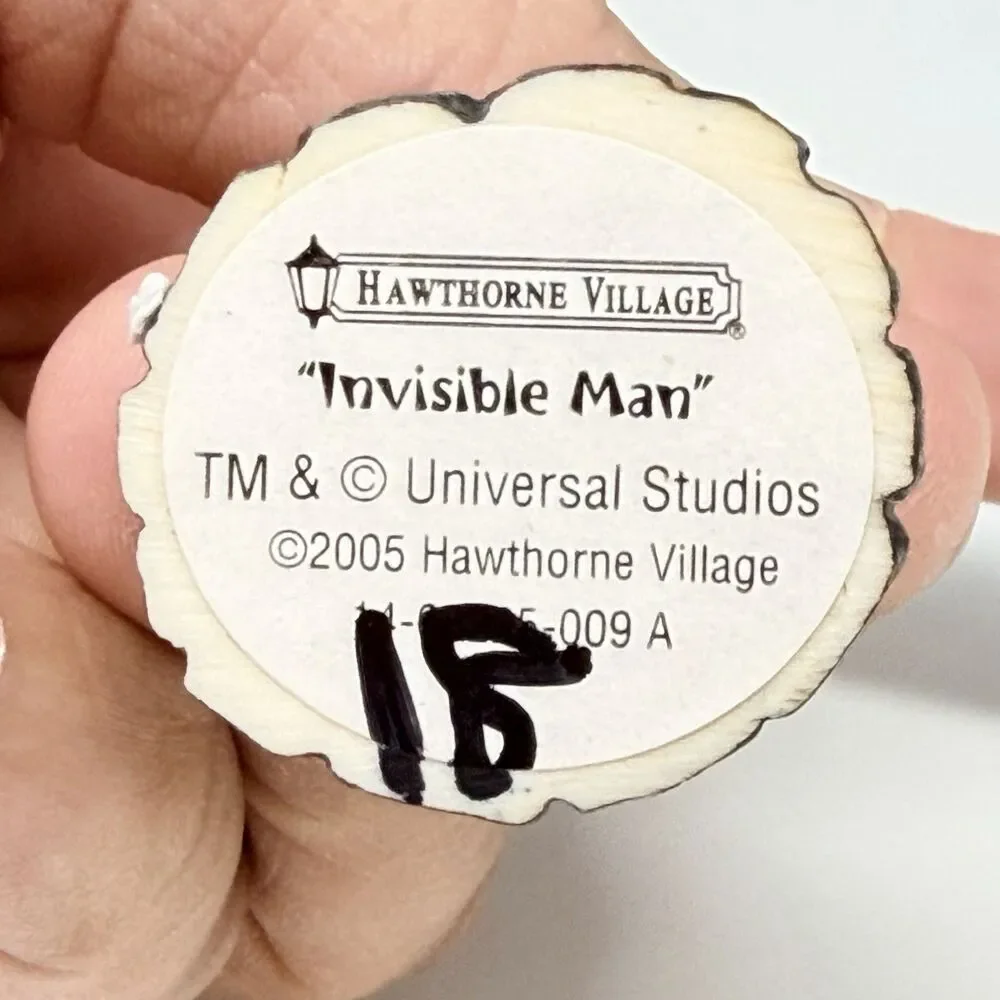 Hawthorne Village Universal Monsters Invisible Man's Inn A1507 2005 Retired COA